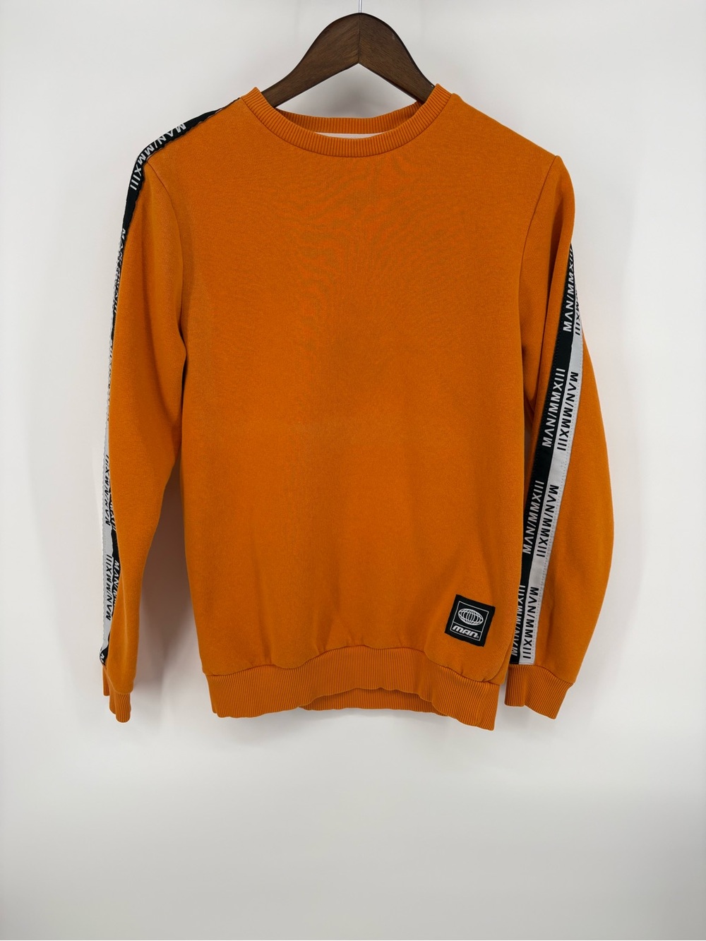 boohooMAN Orange Sleeve Tape Crewneck Streetwear Sweatshirt Size Small